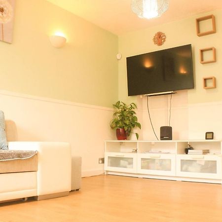 Welcome Home Twin Bedroom Near Heathrow Airport, London Yiewsley Exterior photo